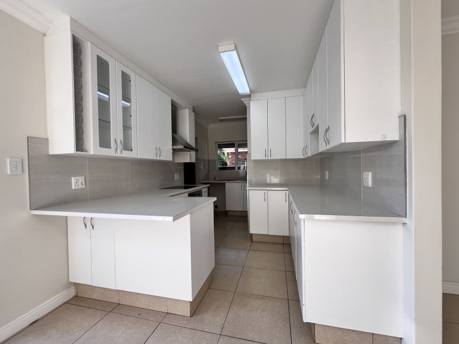 5 Bedroom Property for Sale in Noorsekloof Eastern Cape